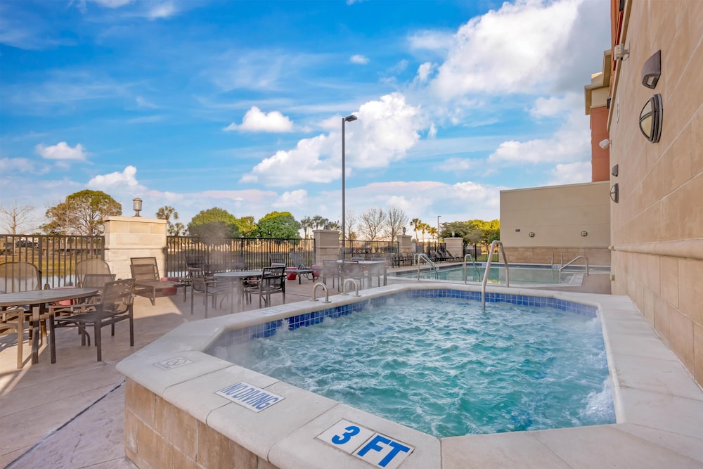 Drury Inn and Suites Fort Myers 45/49