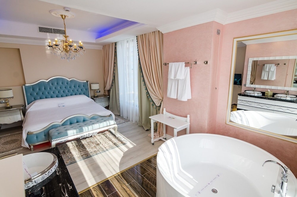 Phoenicia Royal 7/50