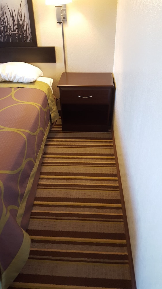 Super 8 by Wyndham Waynesboro 20/36