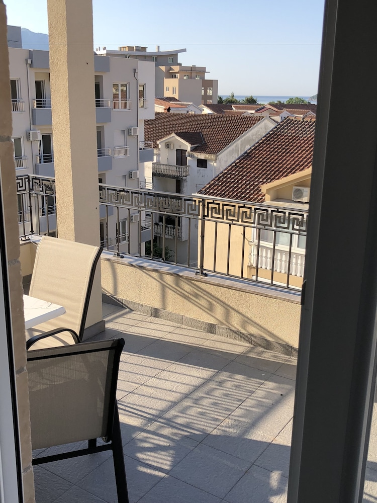 Almare Apartments Budva 40/50