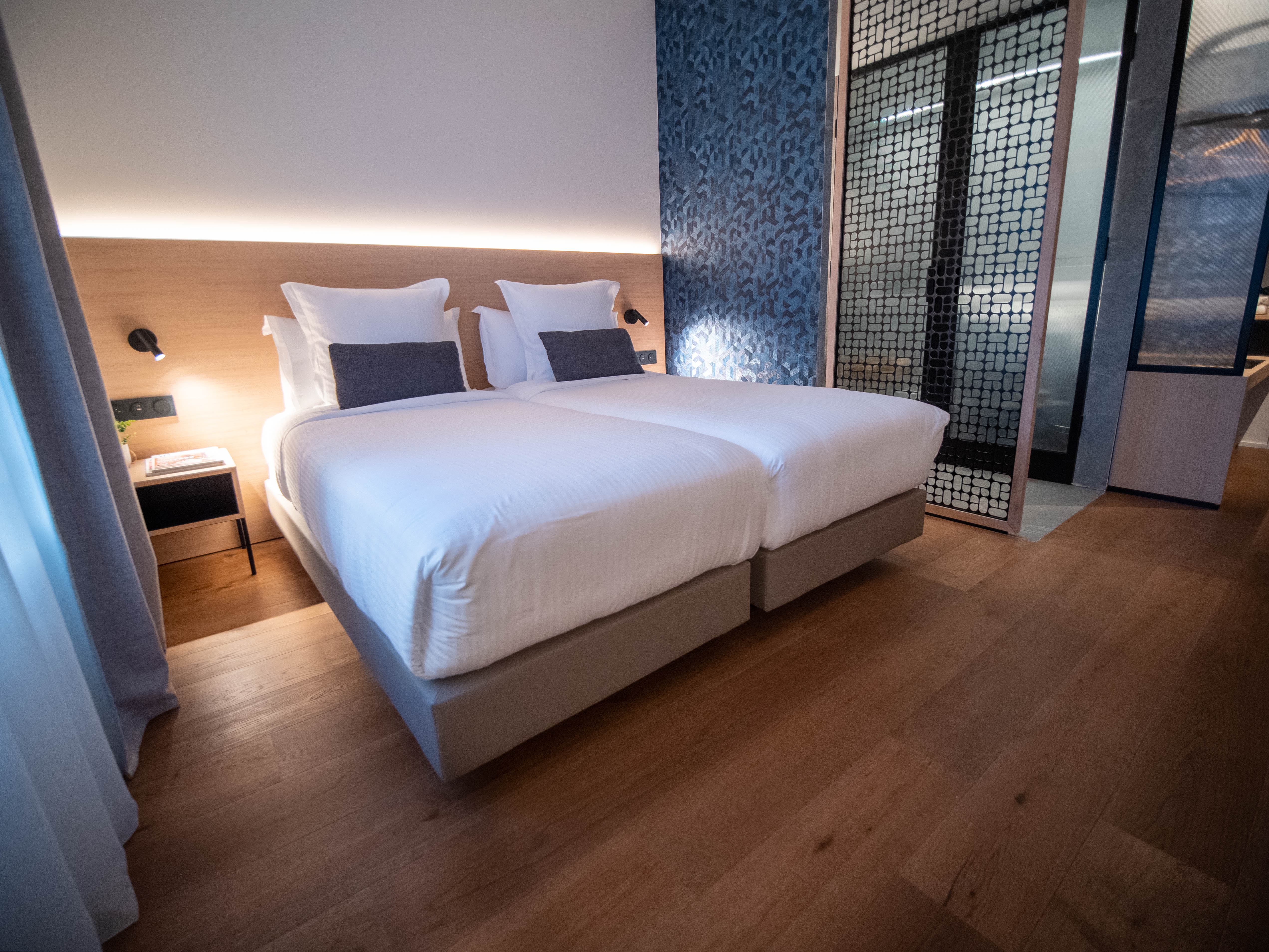 Standard, Twin Beds