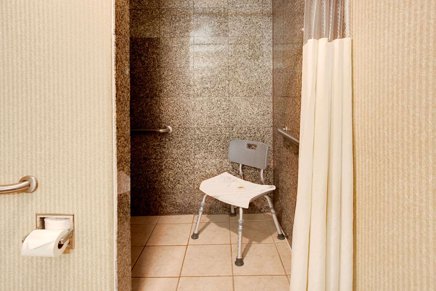 Days Inn & Suites By Wyndham Artesia 37/37