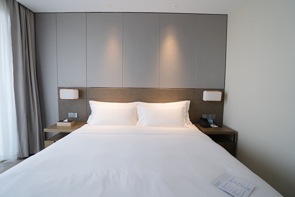 غرفة سوبيريور بسرير كينج، Oakwood Premier Phnom Penh 2/6
