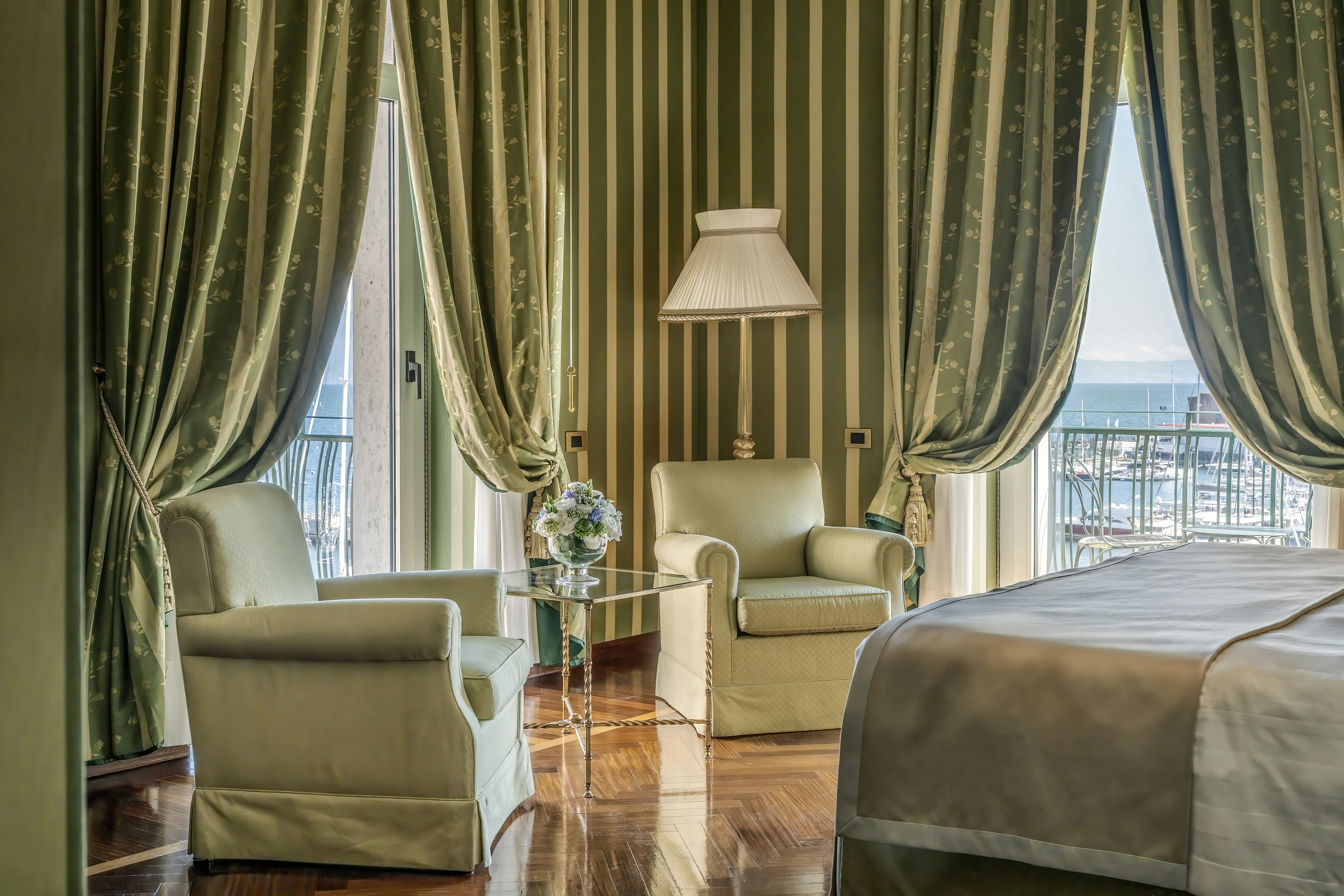 Grand Hotel Vesuvio Naples 11/50
