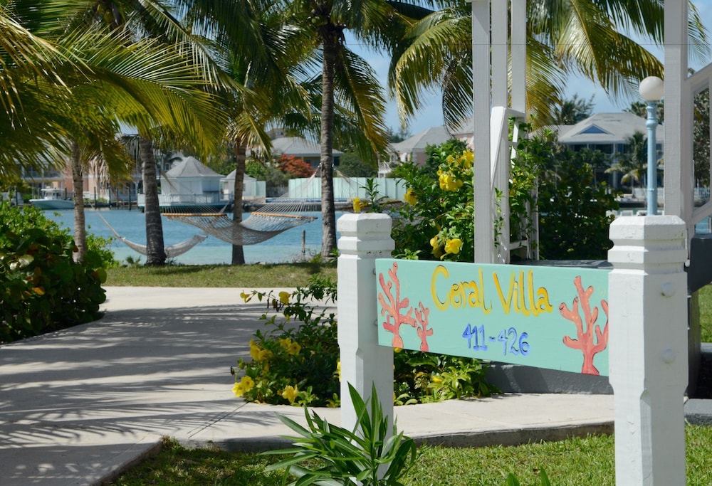 Sandyport Beaches Resort 60/77