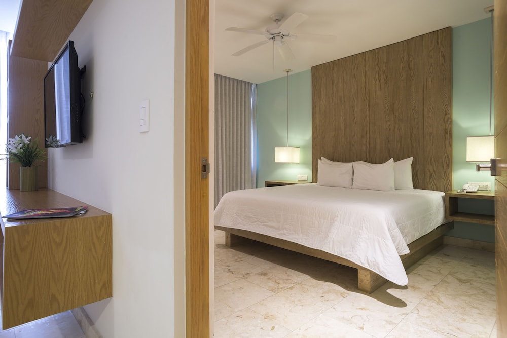Comfort, Apartment, King Bed, Anah Suites by Sunest 2/3