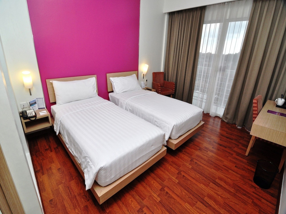 Quest Hotel Simpang Lima Semarang 16/60