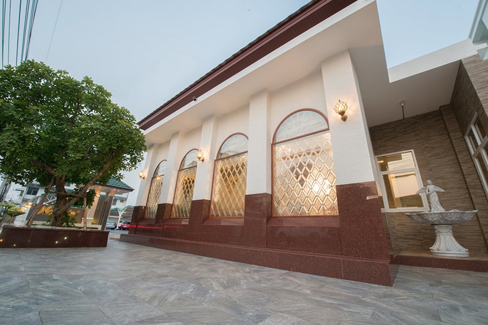 Nartsiri Residence And Hotel 33/35