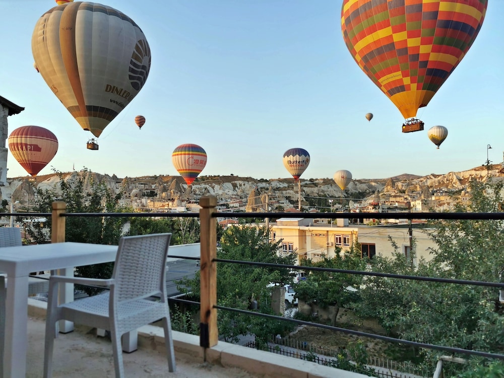 Falcon Cave Suites 34/49