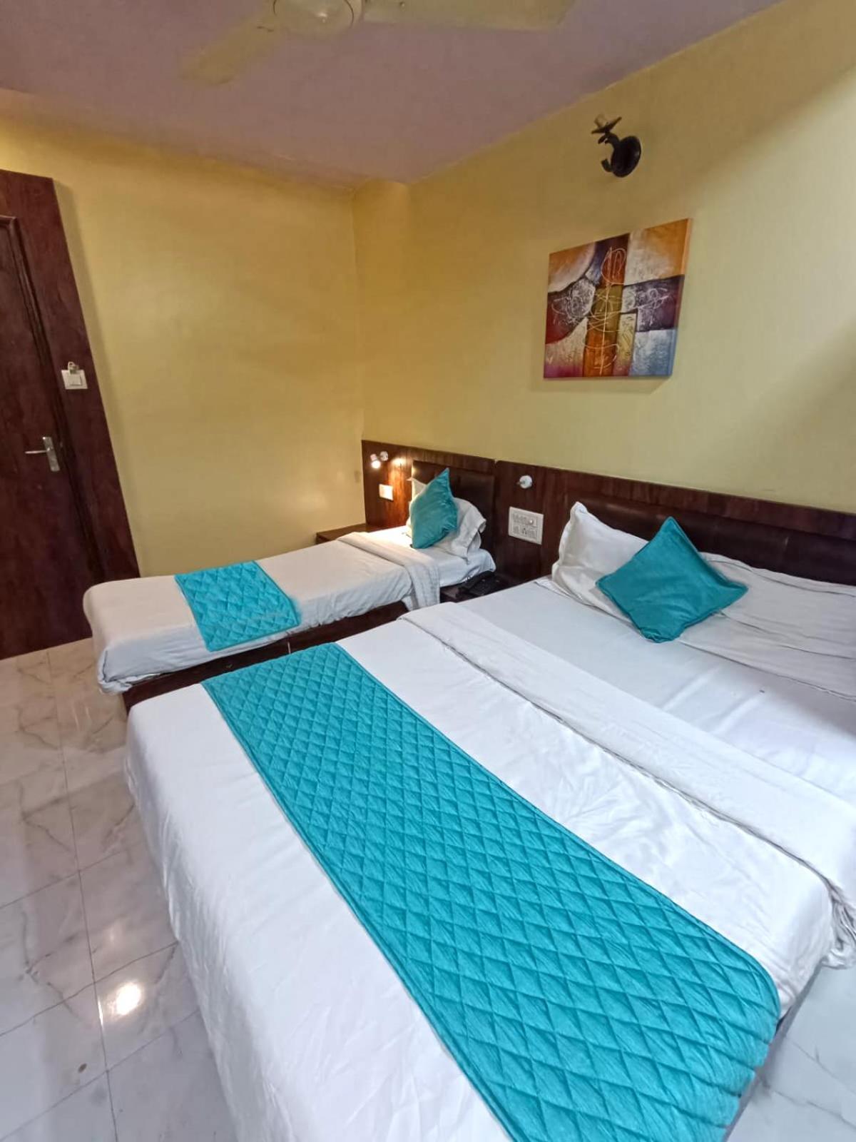 Hotel Amber 9/28
