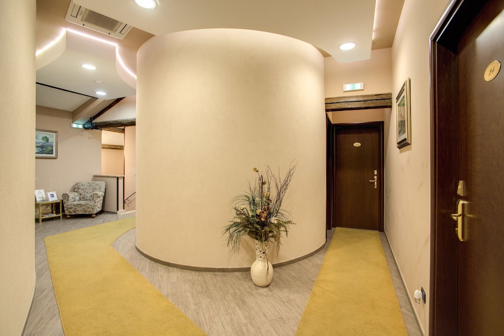 Hotel Roma Tiburtina 26/50