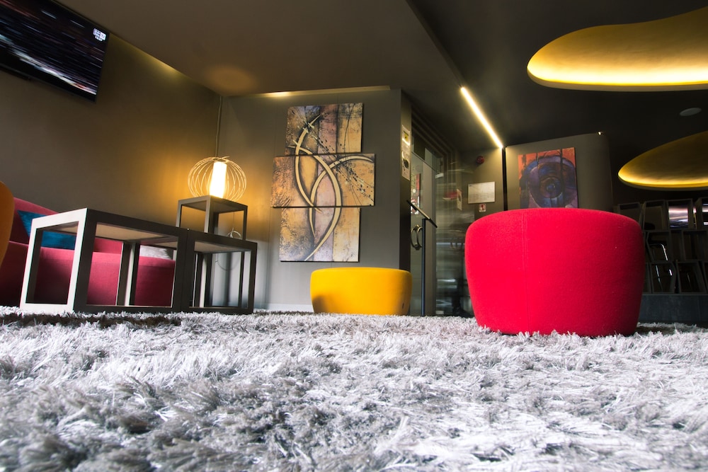 The Gate Hotel 66/71