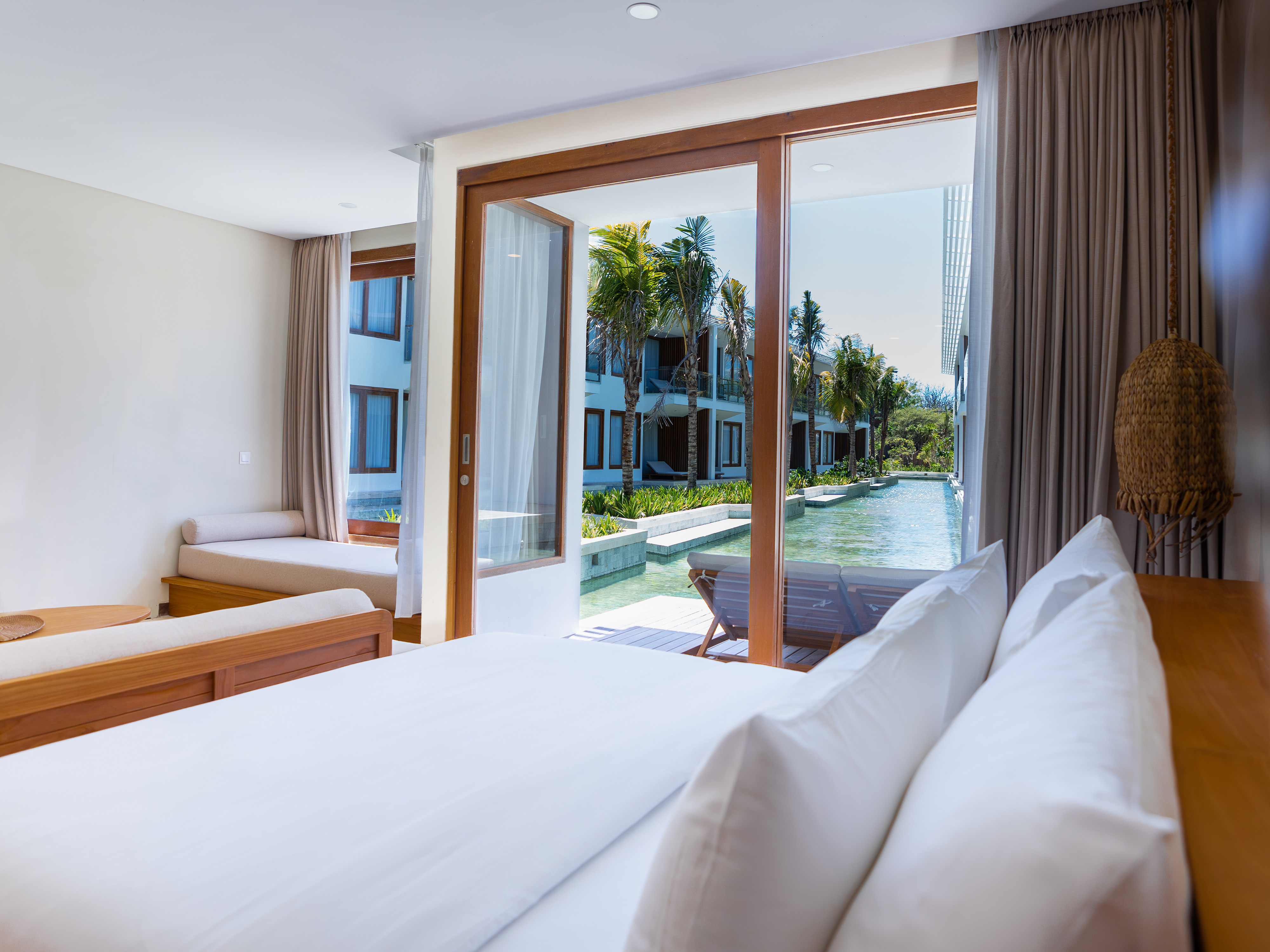 Lagoon, Deluxe, Pool Access