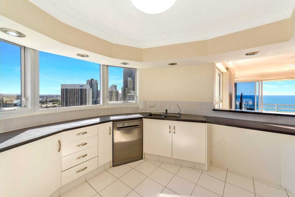 Zenith Ocean Front Apartments 19/50