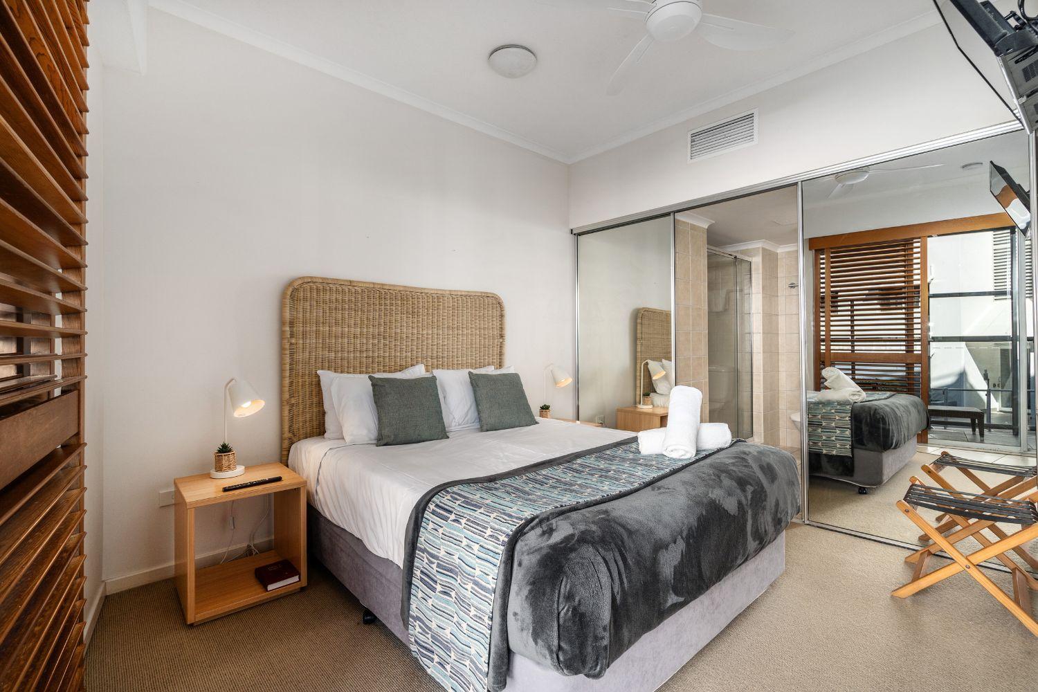 2 Bedroom Pool Entry Poolside Tower