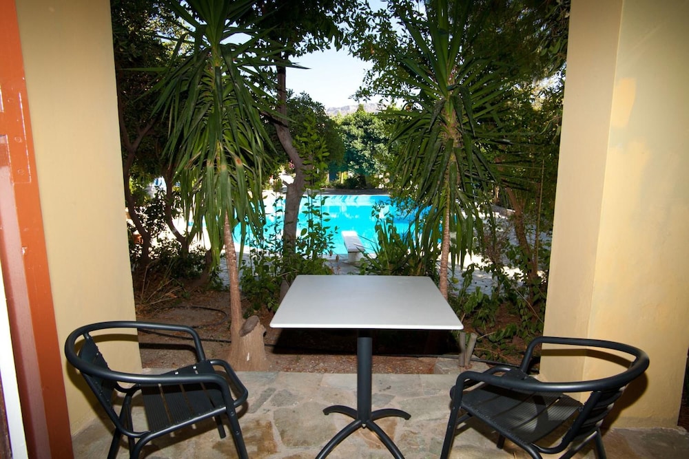 Kalydna Island Hotel 52/56