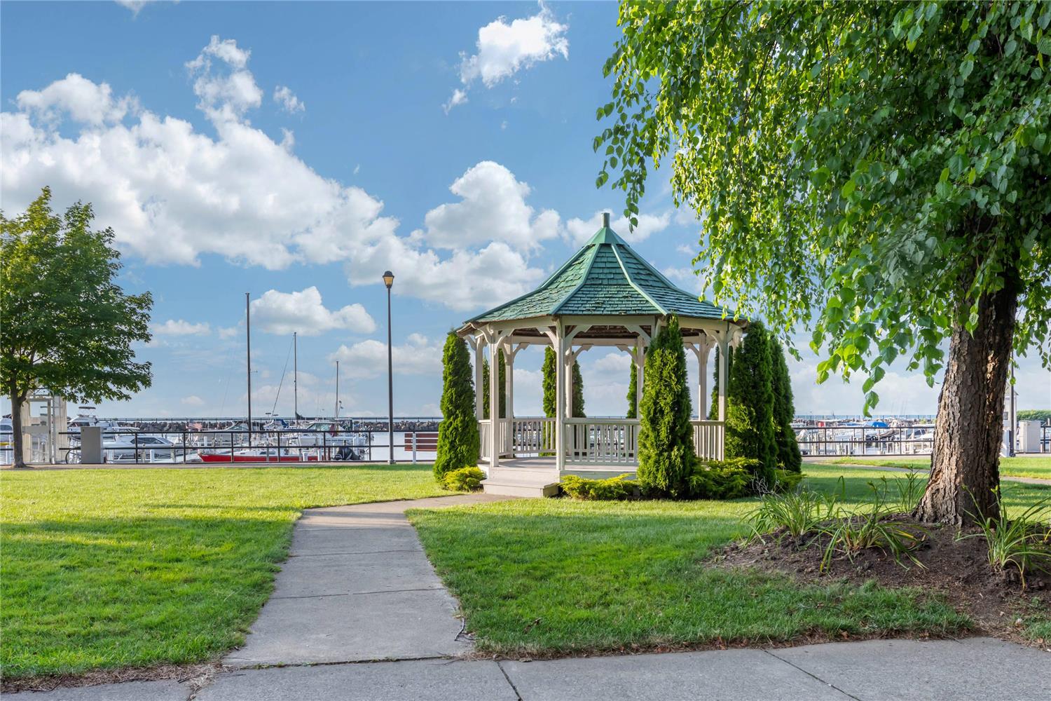 Clarion Hotel Conference Center On Lake Erie 42/43