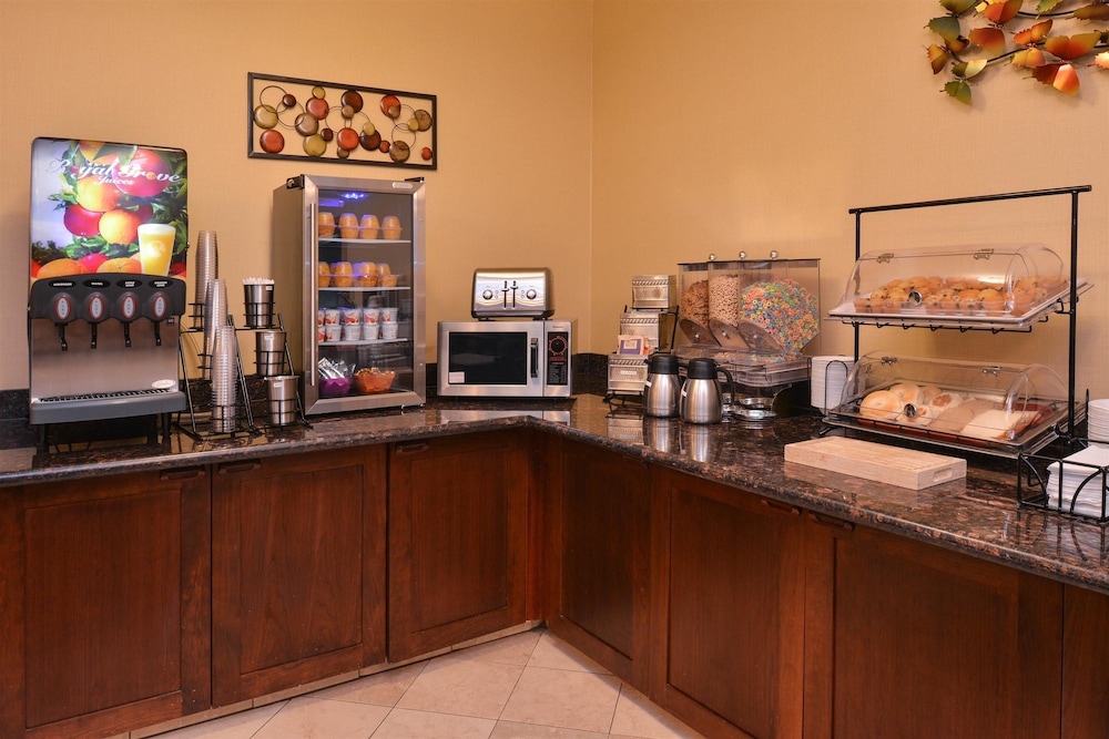 Best Western Wilsonville Inn & Suites 24/28