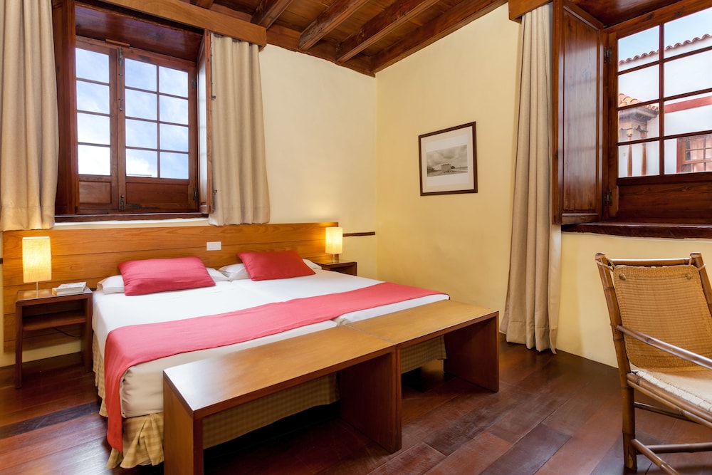 Hotel LIVVO La Quinta Roja 23/67