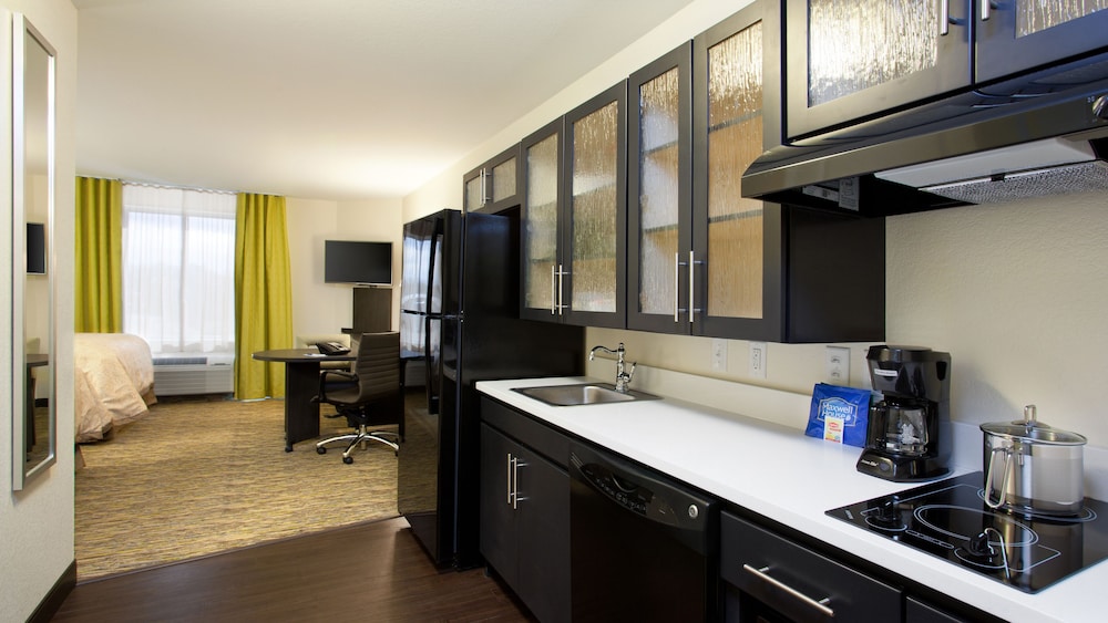 Candlewood Suites Carrollton 13/36