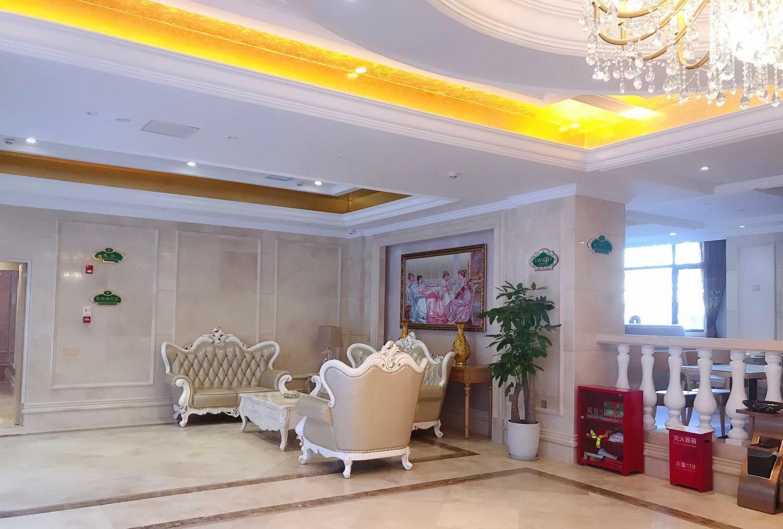 Vienna Hotel (Chongqing Shiqiaopu Metro Station) 16/58
