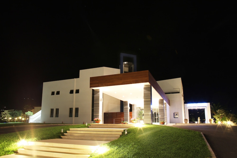 Elite City Resort 4/60