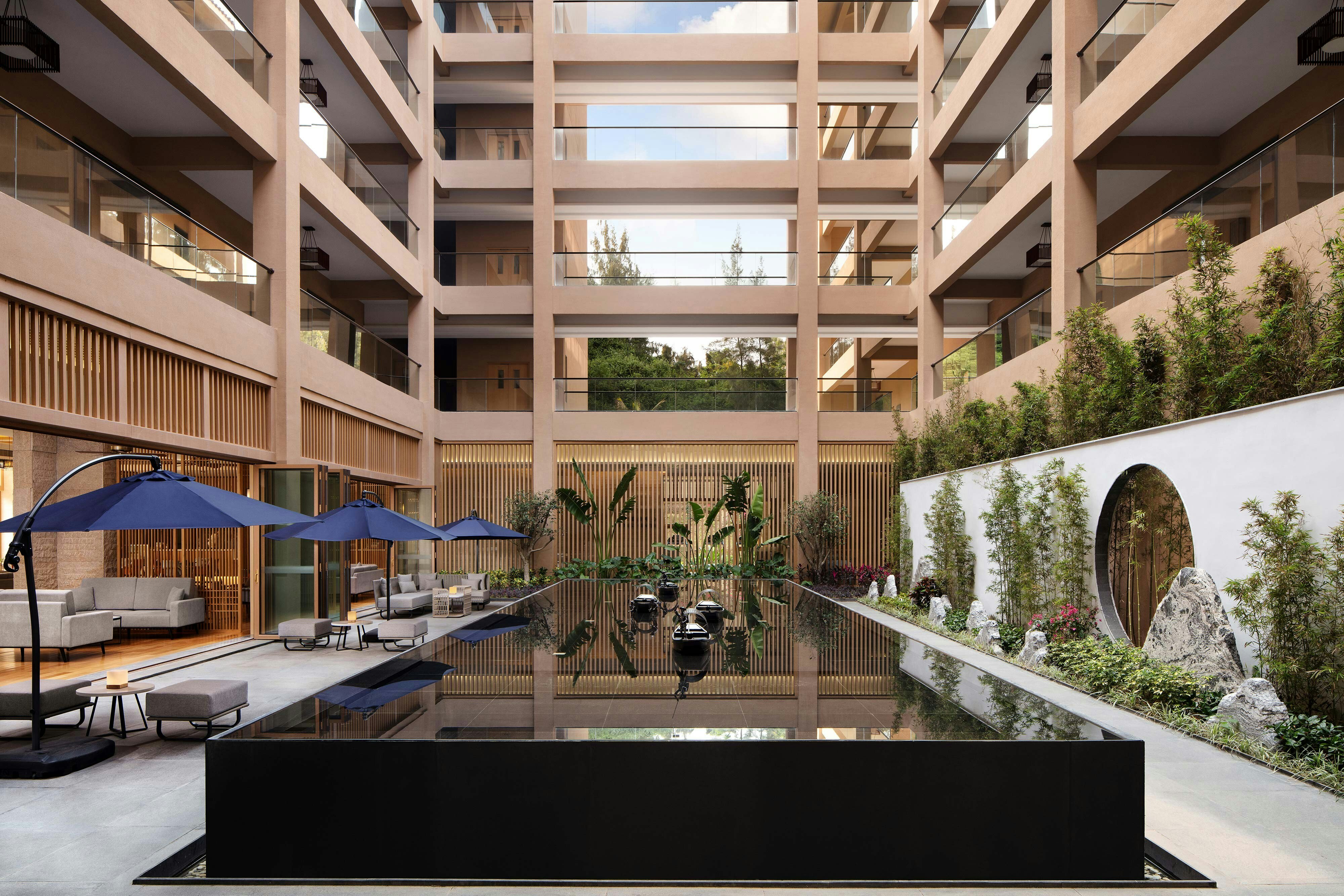Sheraton Maoming Romantic Beach Resort 11/12