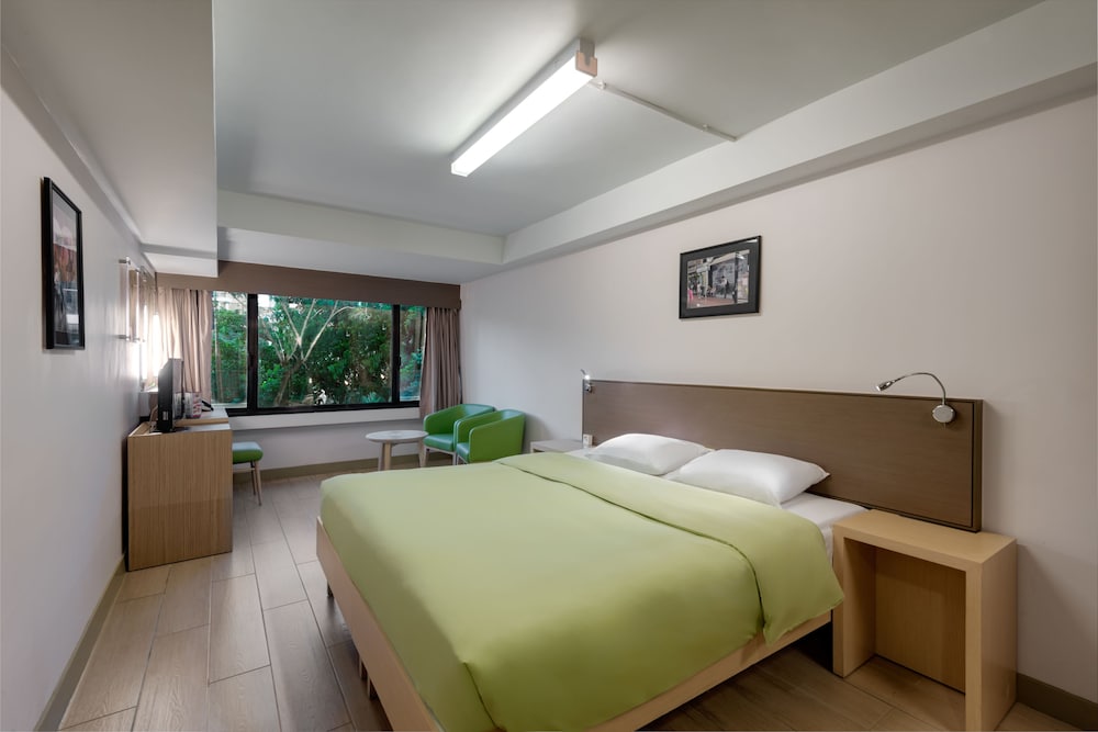 ROOM, KING BED