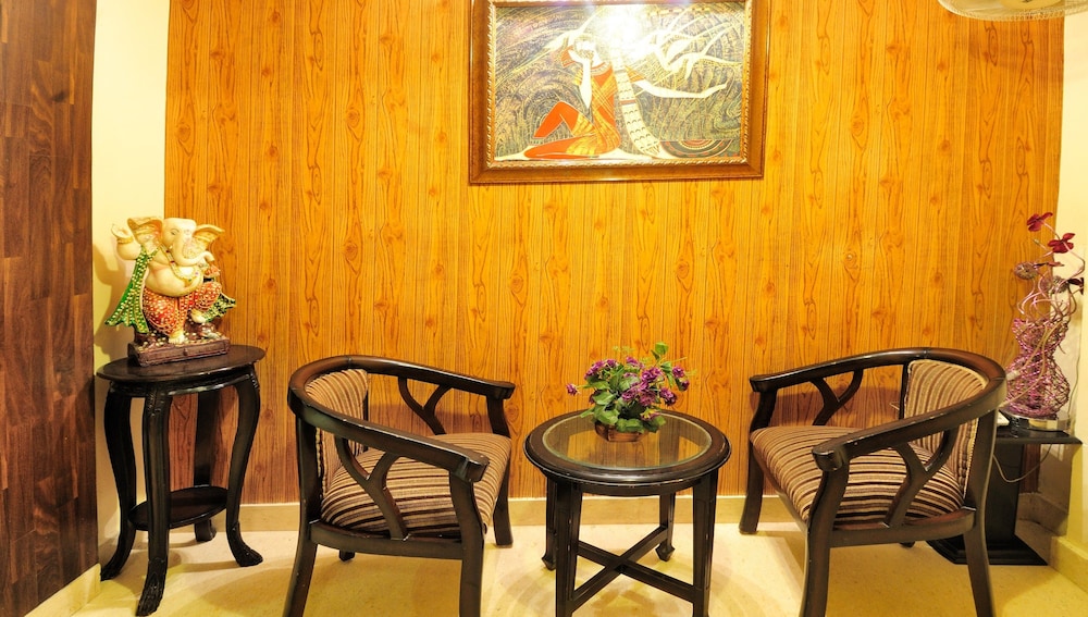 Hotel Aman International 56/67