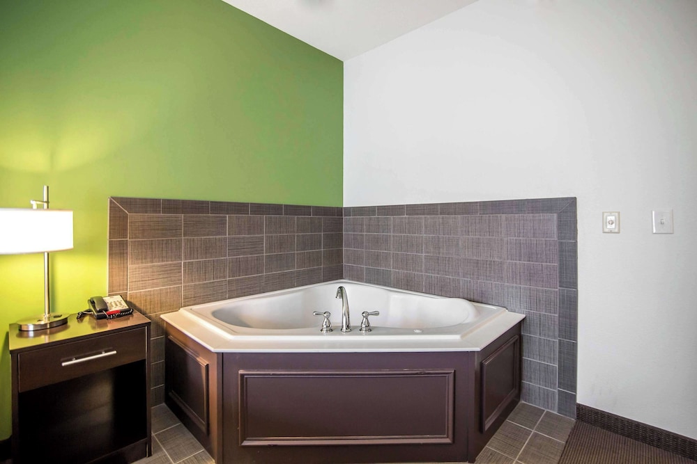 Sleep Inn & Suites Haysville - Wichita South 57/58