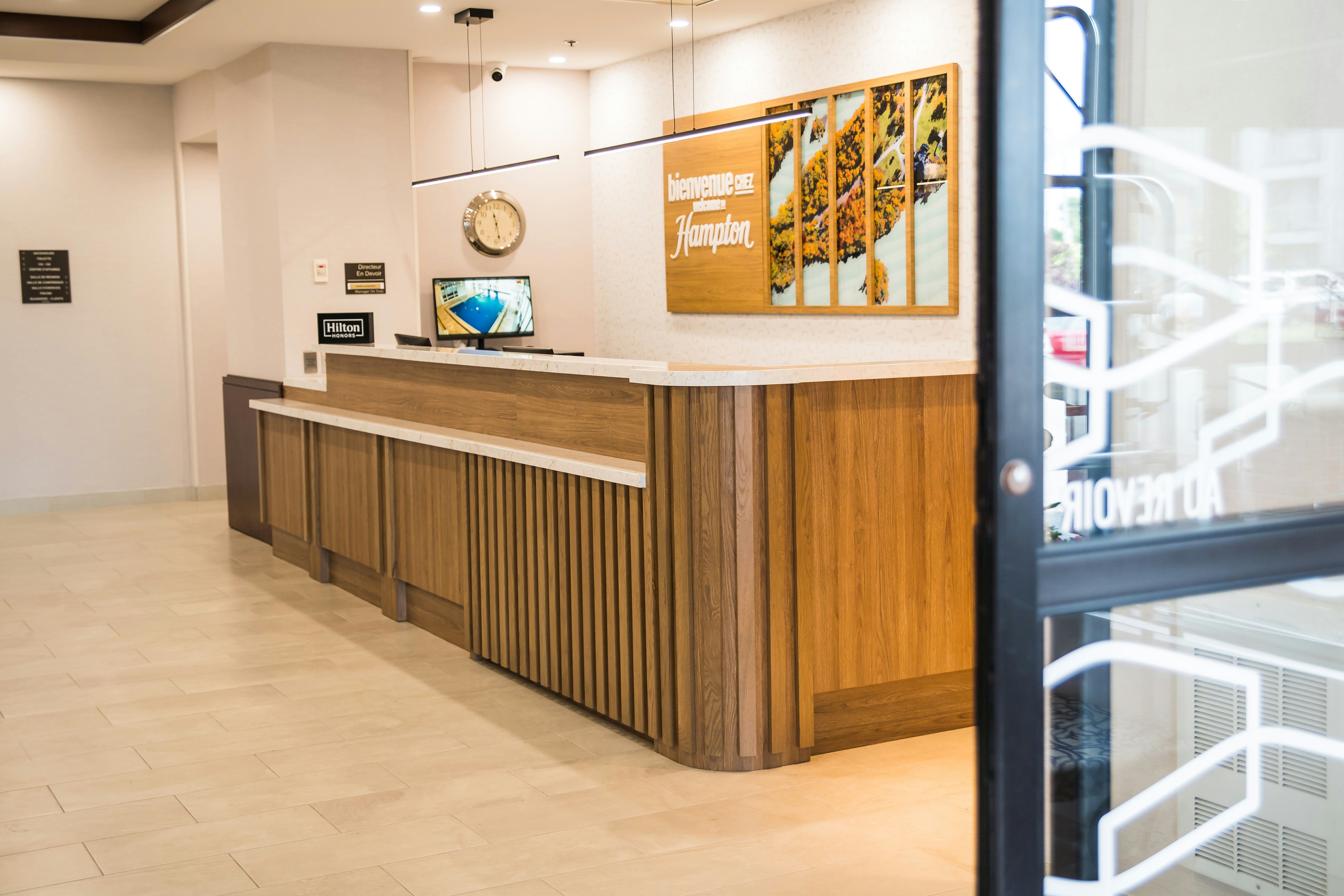 Hampton Inn and Suites by Hilton Laval 7/71