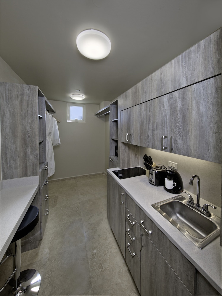 CIQALA Luxury Suites 60/75