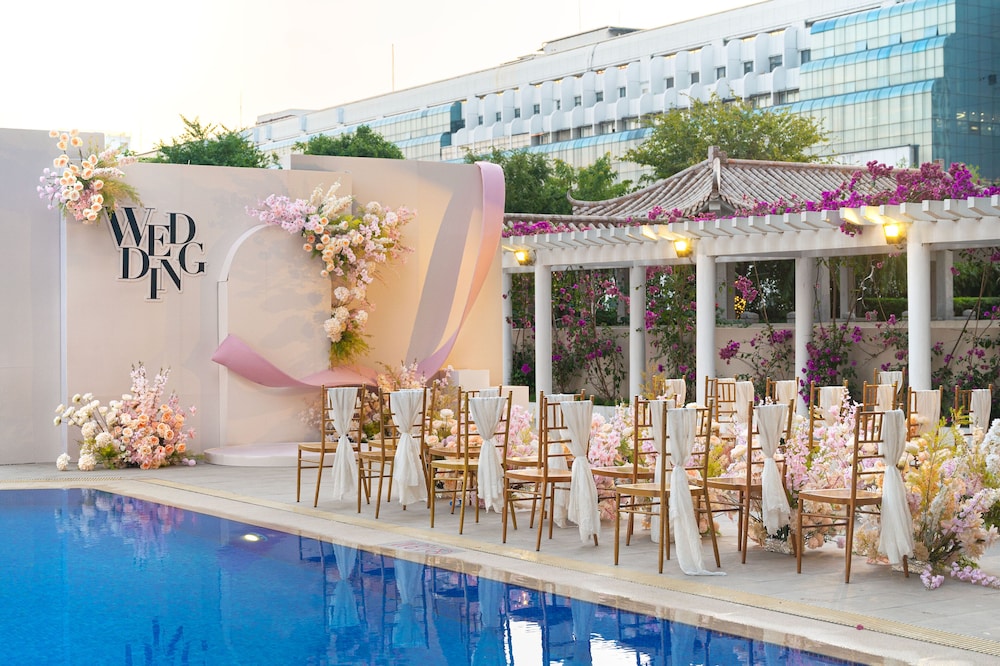 Shangri-La Shenzhen 5/50