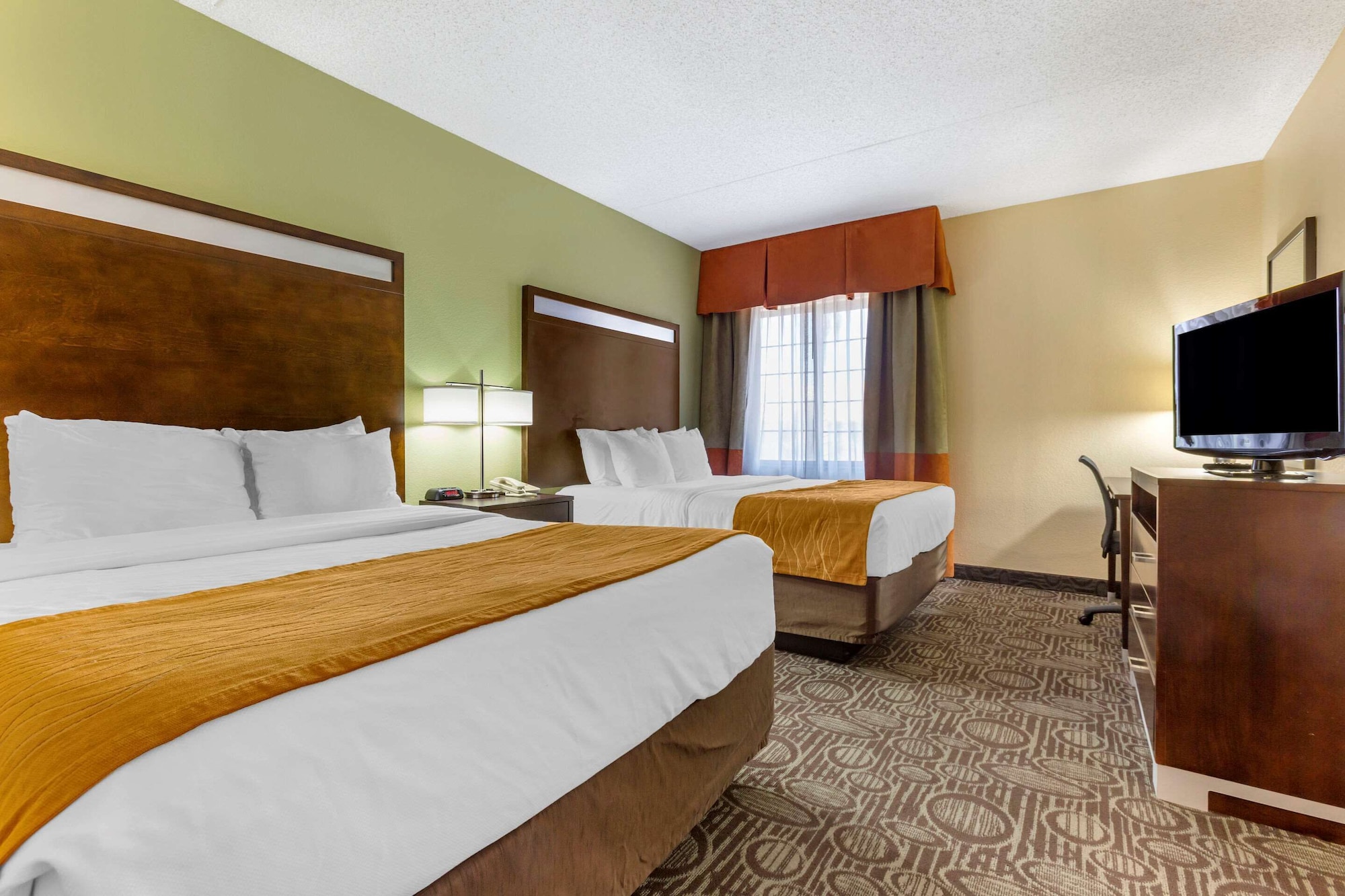 Suite, 2 Queen Beds, Sofa