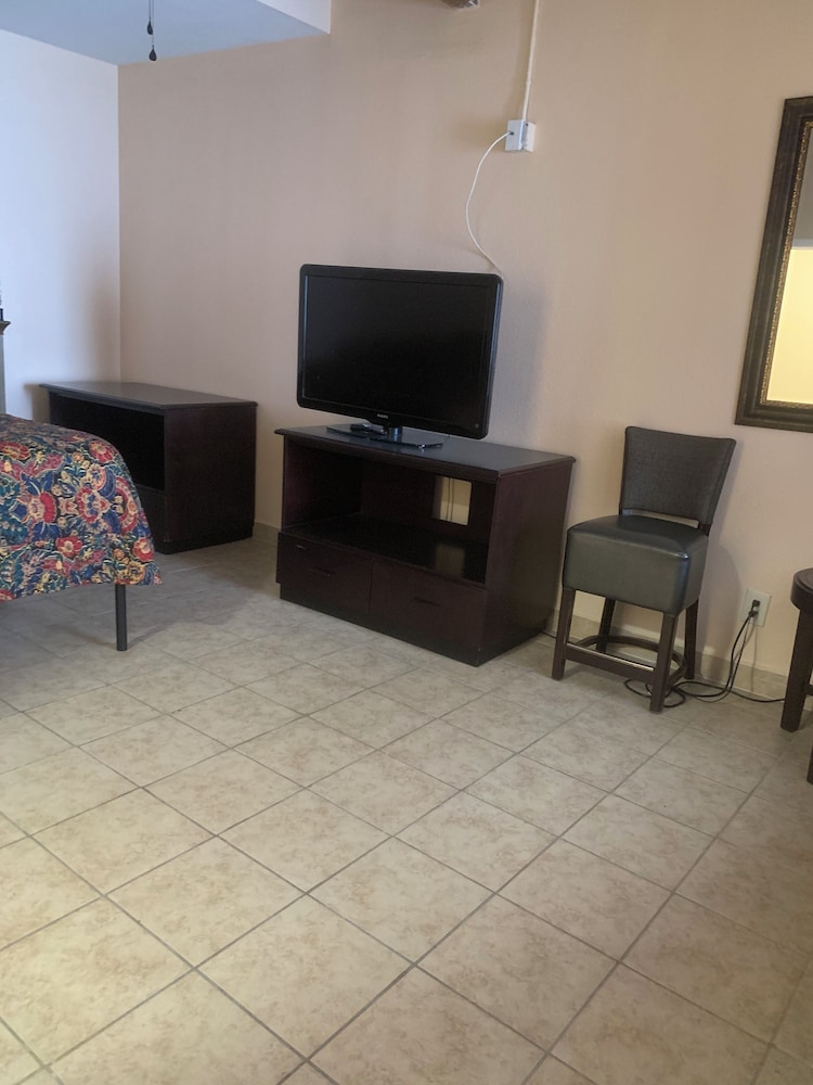 Loma Alta Motel 17/22