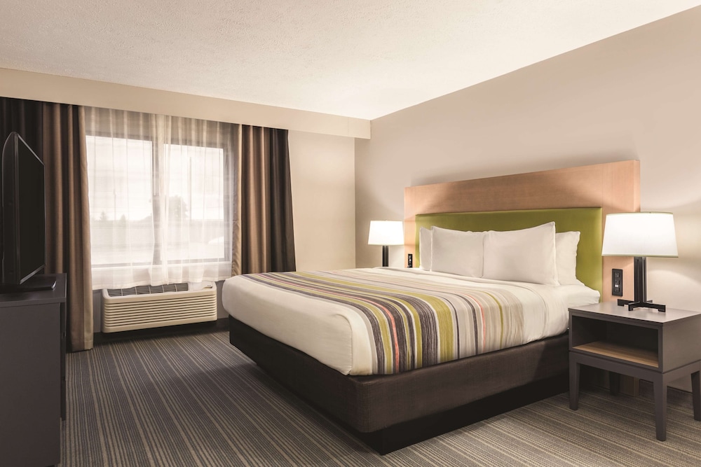 Country Inn & Suites by Radisson, Erie, PA 11/42