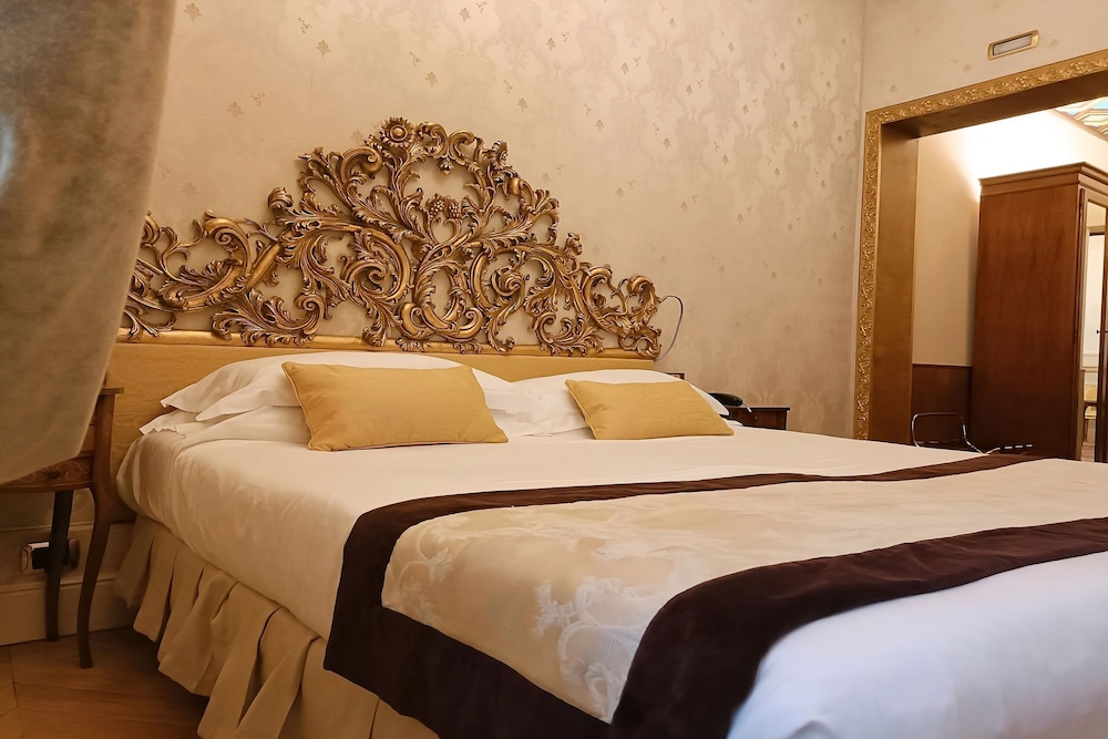 JUNIOR SUITE, KING BED, TERRACE