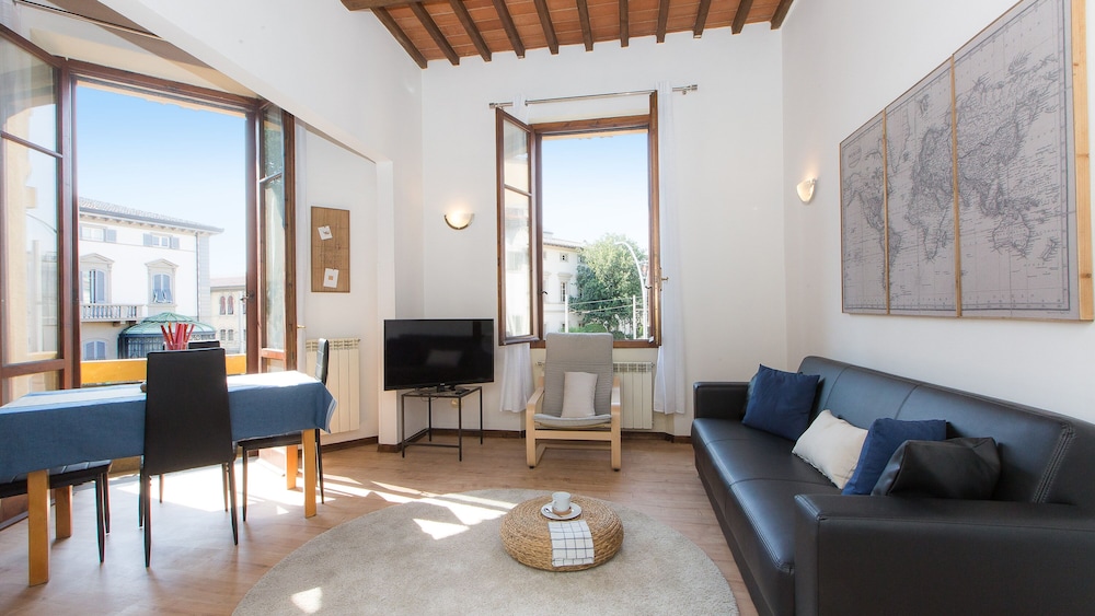 Rental In Rome Rosselli Palace Deluxe 3 Apartment 30/50