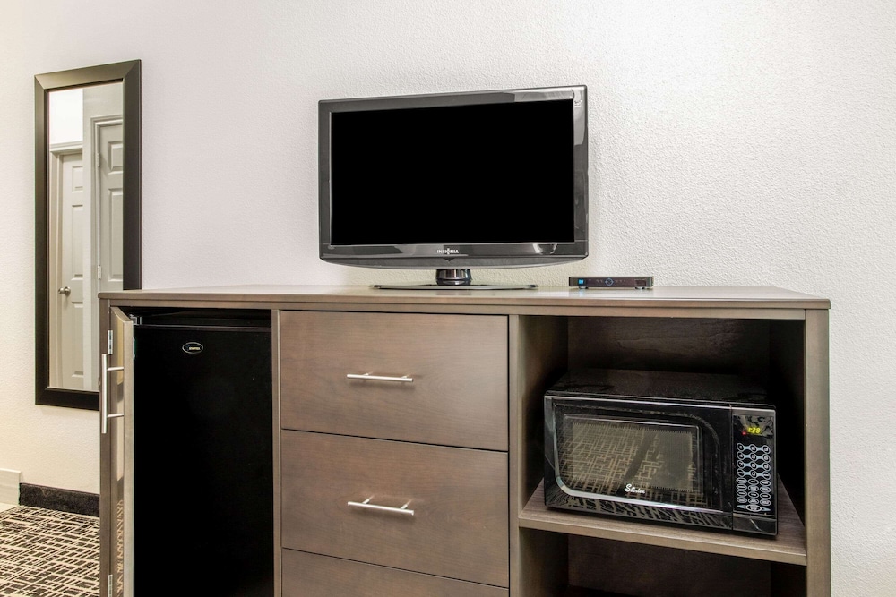 La Quinta Inn Suites Hillsboro 17/46