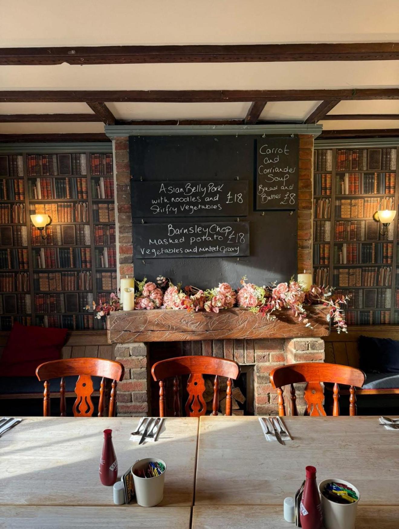 The Wentworth Arms - Inn 1/45