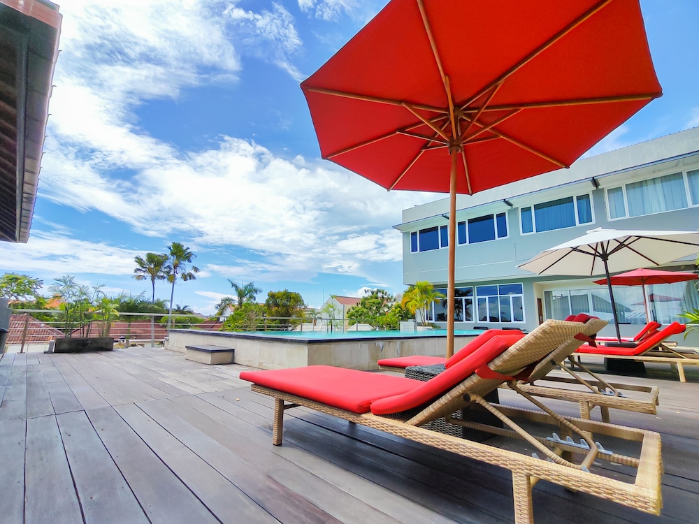 Seminyak Square Hotel 57/67