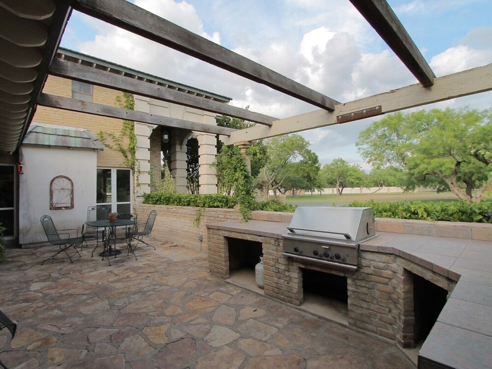 Live Oaks Bed and Breakfast 26/44