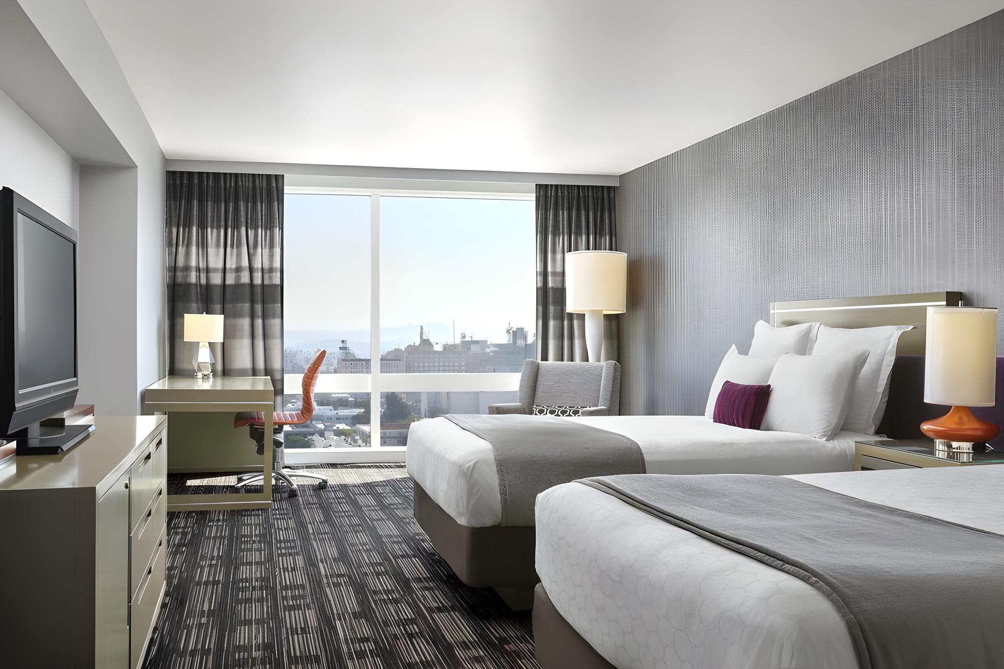 Room, 2 Double Beds, Capitol View