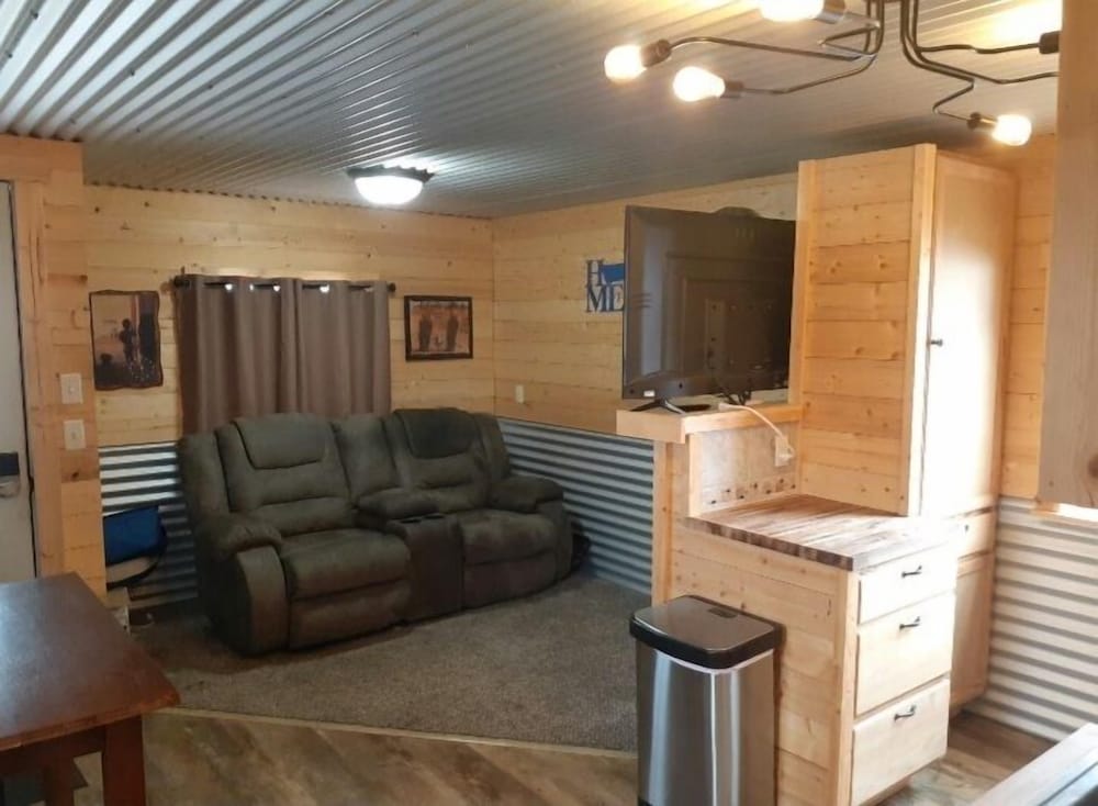 Glacier Acres Guest Ranch 40/63