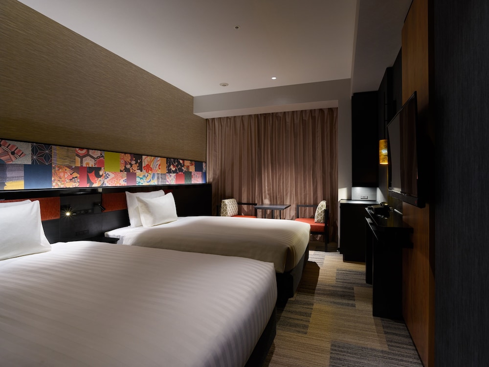 DELUXE, 2 BEDS