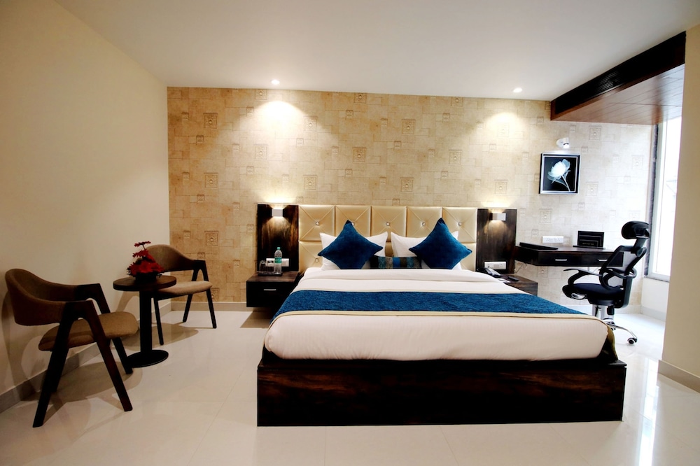 Pinnacle by Click Hotels, Lucknow 32/63