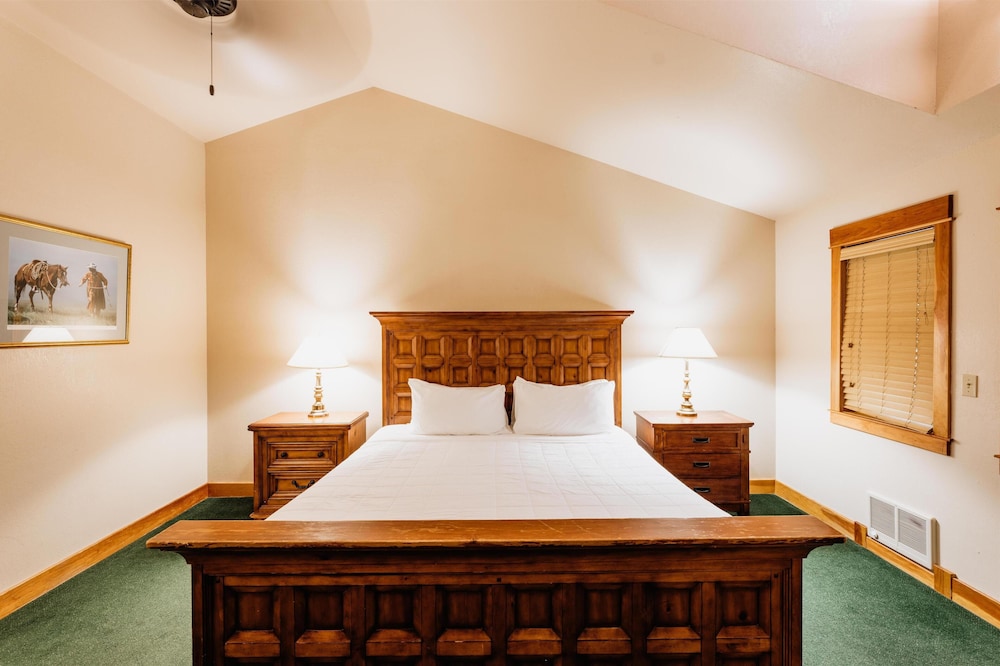 Chico Hot Springs Resort 11/50