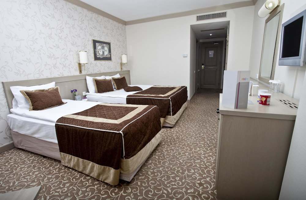 Sergah Hotel 14/51