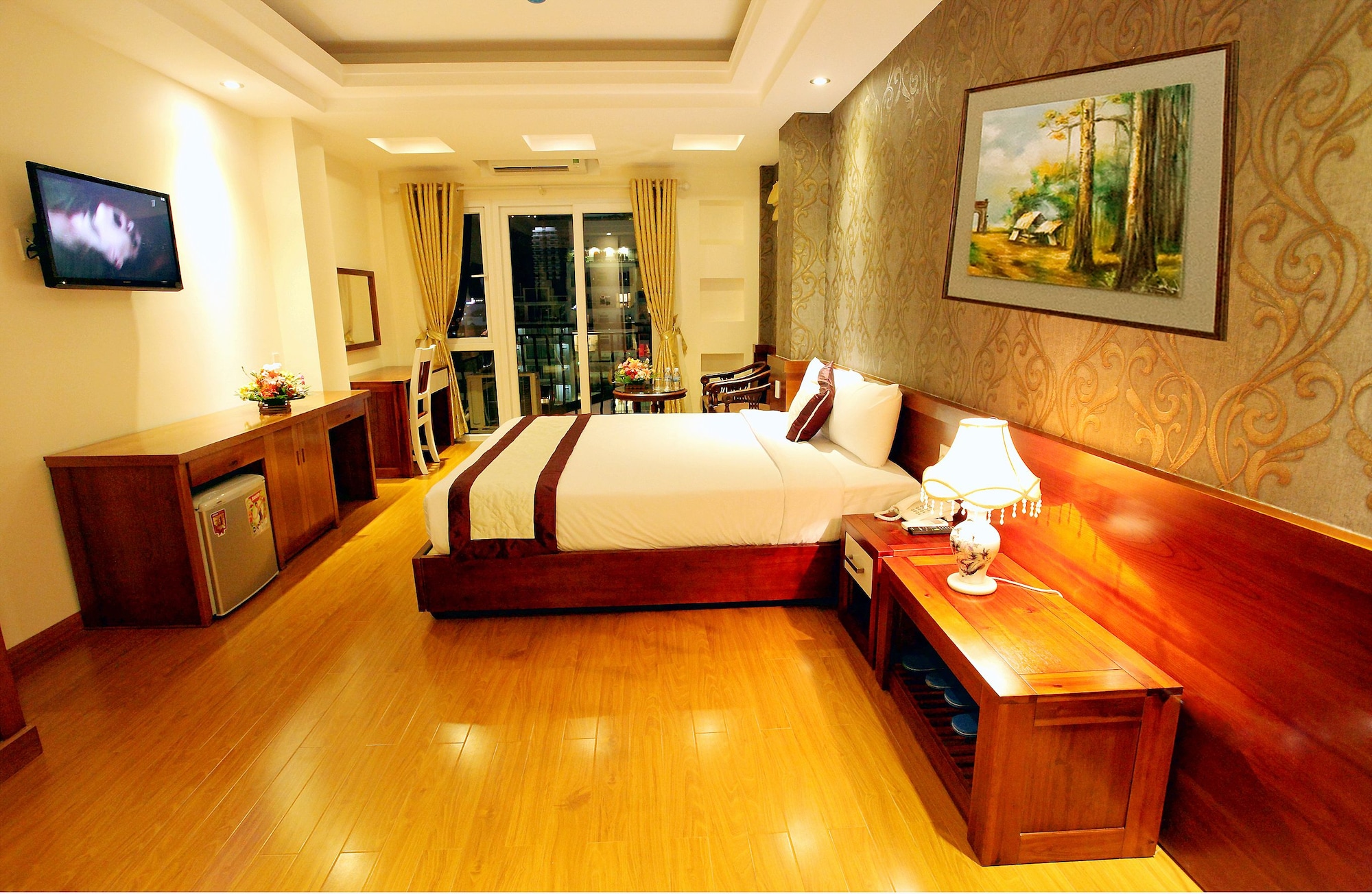 DELUXE, DOUBLE BED