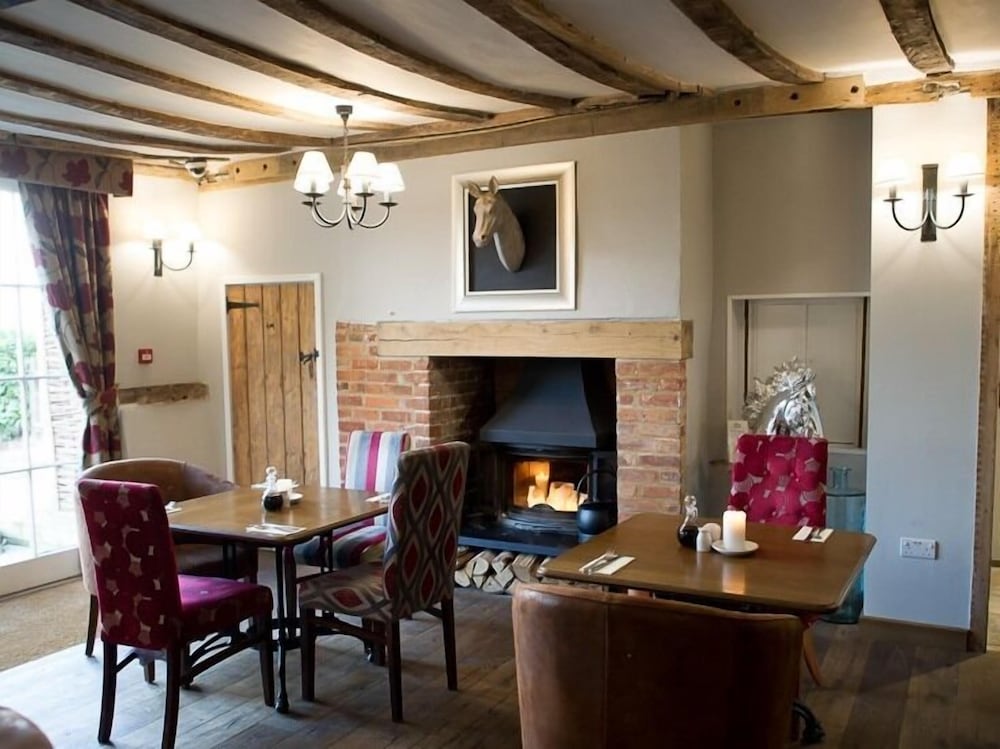 The White Horse Inn 30/48